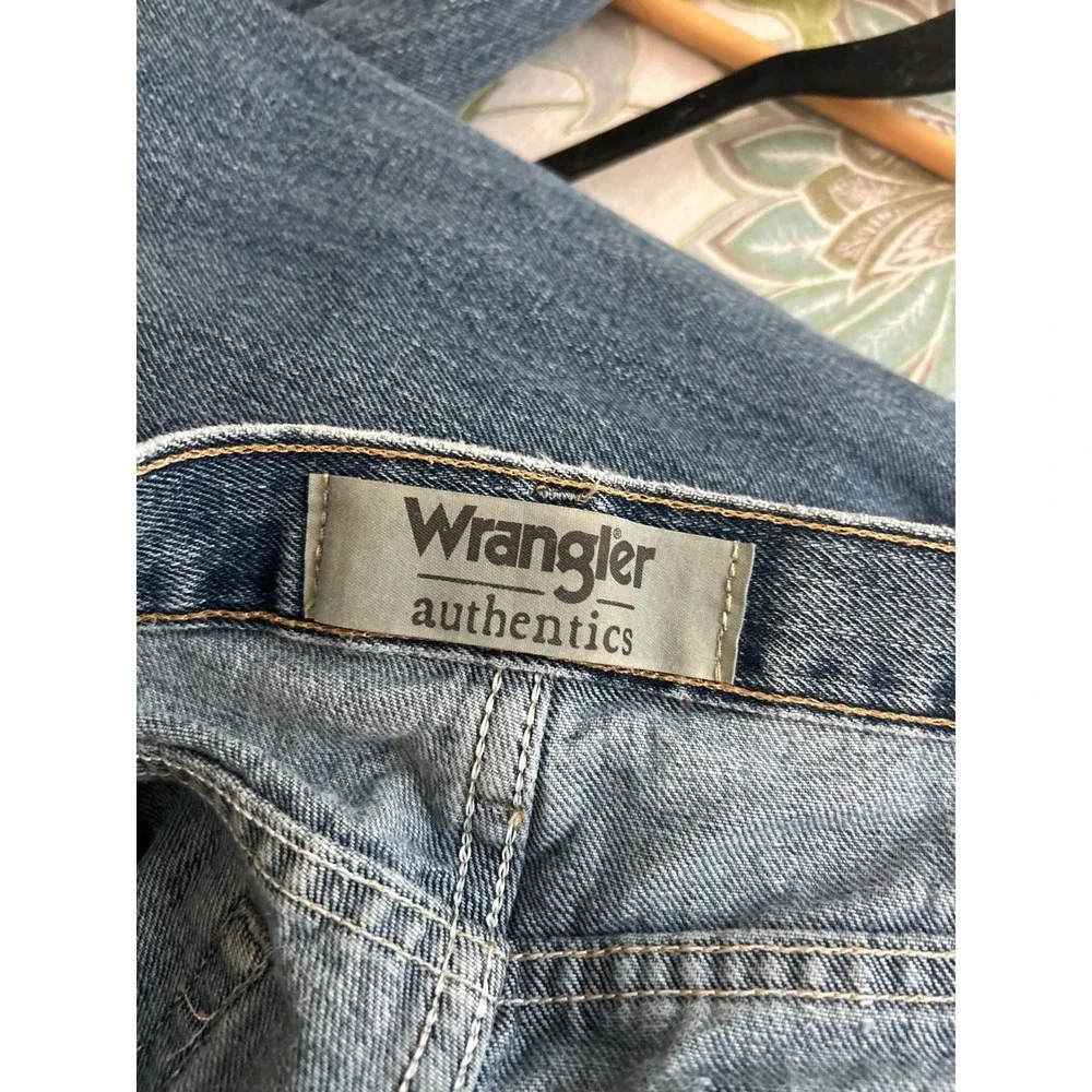 EUC Wrangler Authentic Men's Jeans 31x32 10ZM100VG